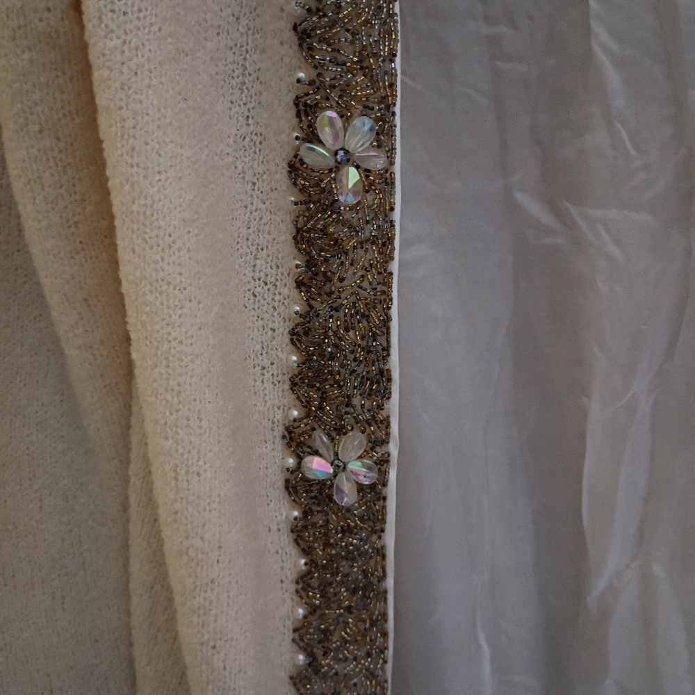 Vintage 1960s Cream Wool Knit Cardigan Sweater Beaded Hem/Trim, CYN LES - Picture 2 of 8